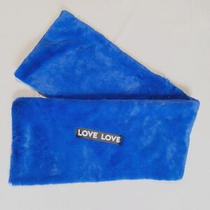 NWT Brash Blue Love Faux Fur Scarf